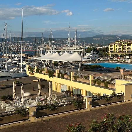 Al Porticciolo Apartamento Múggia Exterior foto